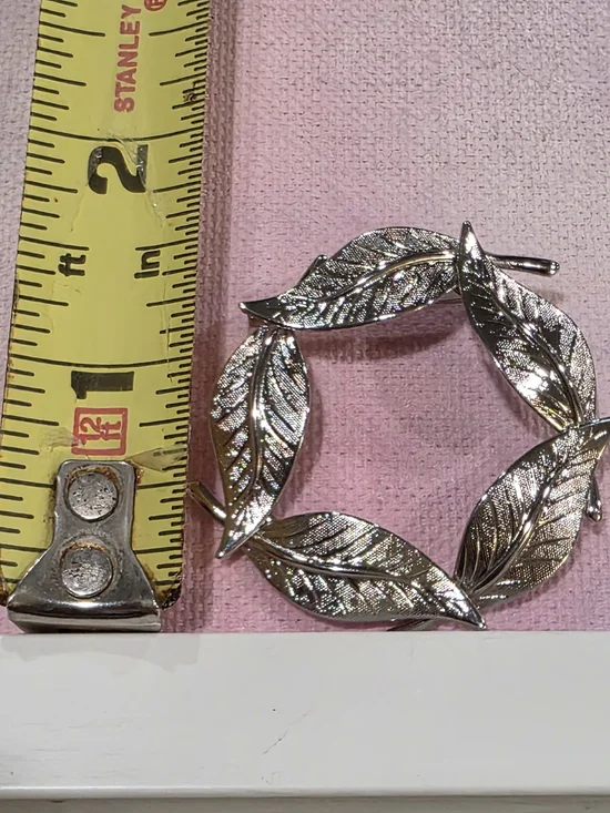 Vintage Gold and Silver Leaf Brooch Duo - Picture 7 of 8